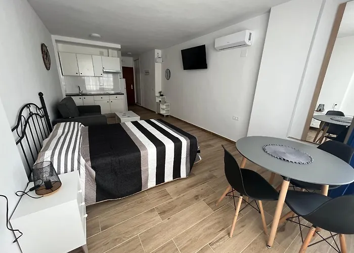 Ver621 - Estudio Con Vistas Al Mar, Wifi, Piscina, Centro A 100 Metros, Playa A 600 Metros * Torremolinos