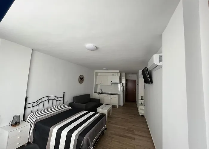 Ver621 - Estudio Con Vistas Al Mar, Wifi, Piscina, Centro A 100 Metros, Playa A 600 Metros Апартаменты Торремолинос